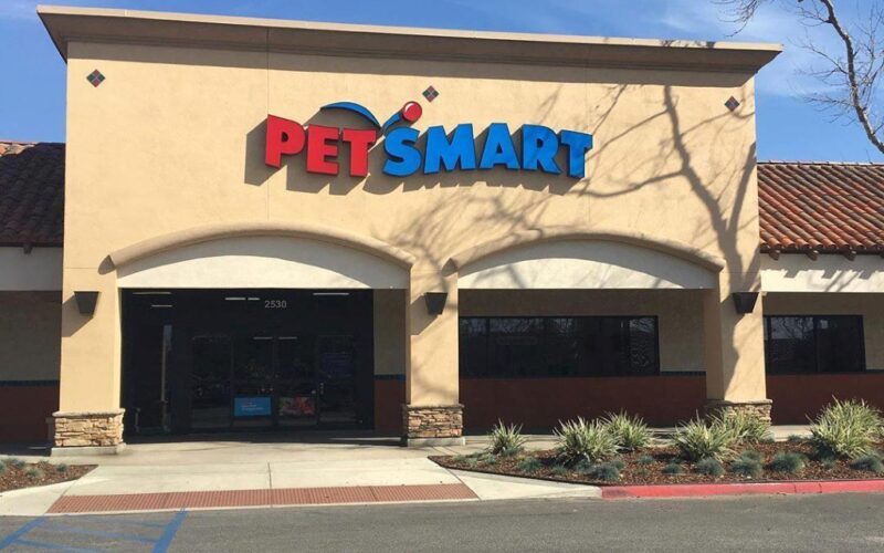 Camarillo Village Square Camarillo, CA 93010 Radius Commercial Real