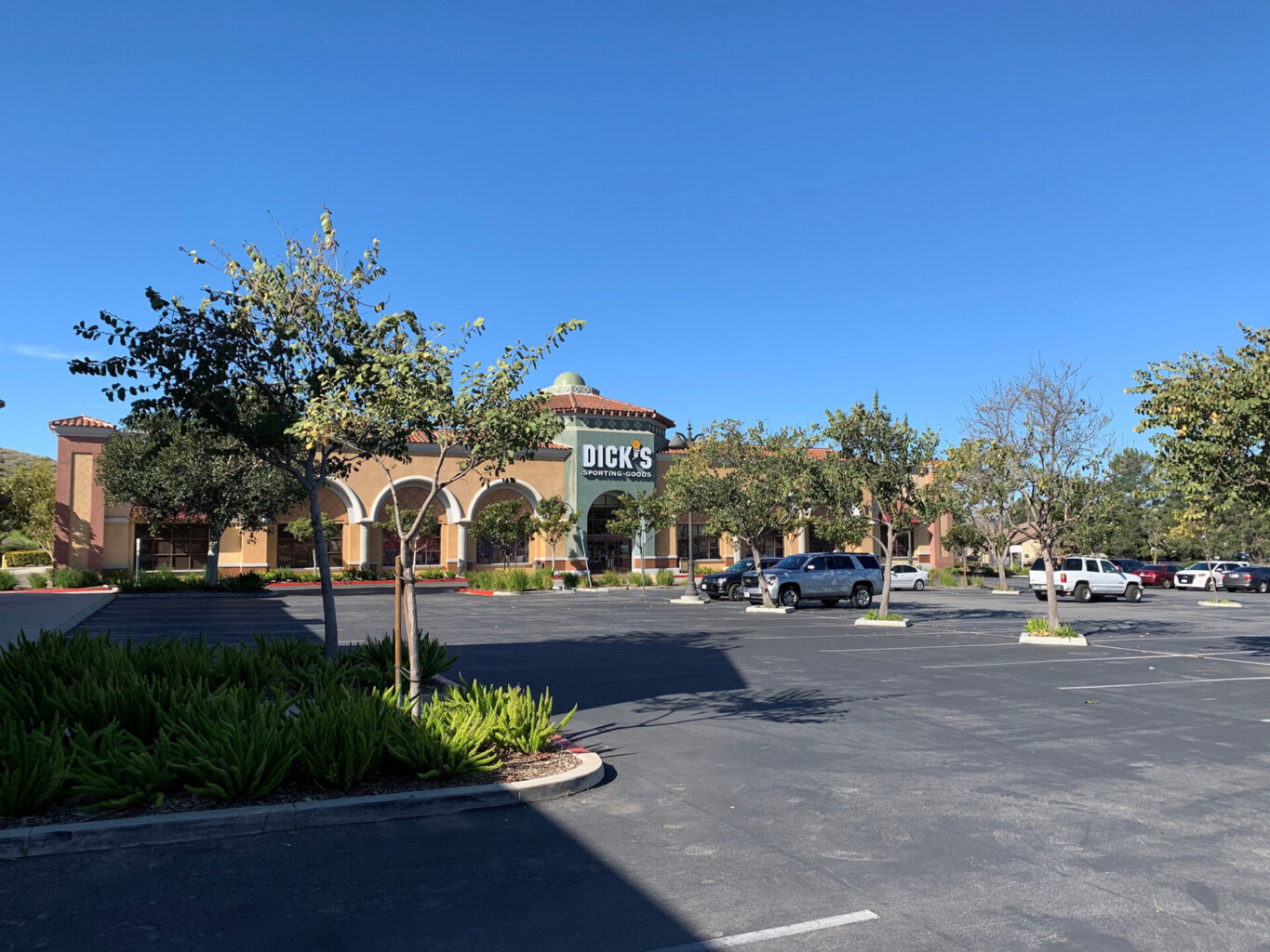 The Village at Moorpark Moorpark, CA 93021 Radius Commercial Real